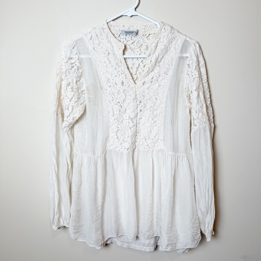 Tendenze Lace Top. Size medium.